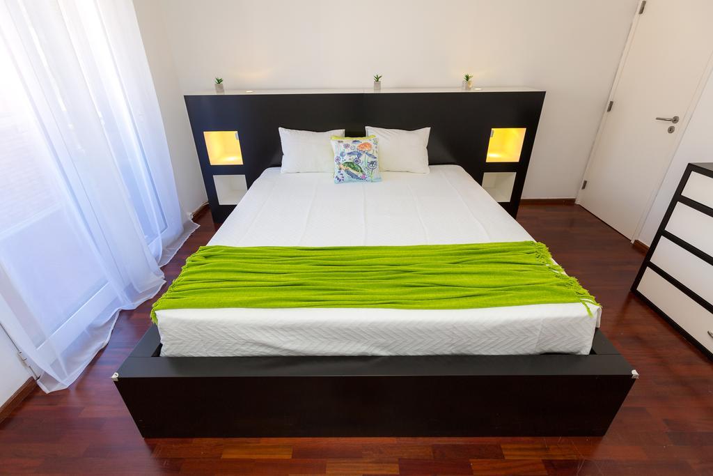 Casa Dos Avos By Rent2U, Lda Apartment ฟุงชาล ภายนอก รูปภาพ